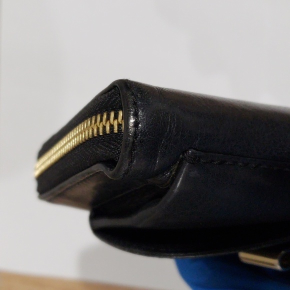 Chloé Black Leather Zip Wallet – Authentic Luxury with Silver Bow Accent 7.5x4" - Picture 8 of 17